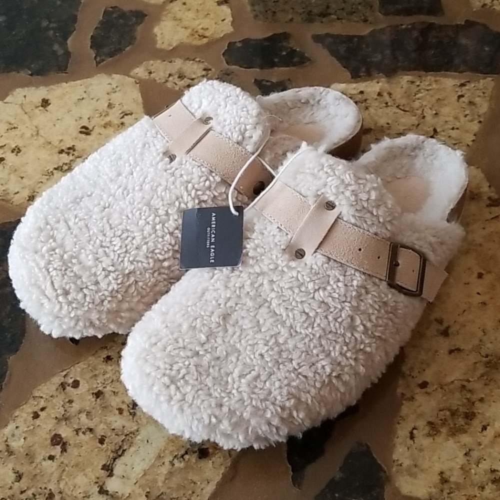 American Eagle sherpa Mule/Clog size 9